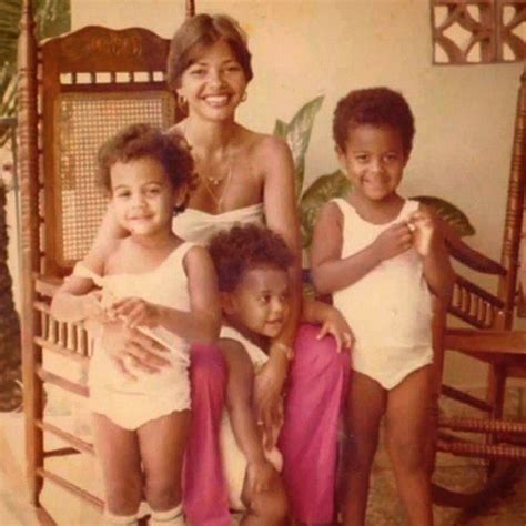 Zoe Saldana | These Adorable Kids Grew Up to Be Your Favorite Stars | POPSUGAR Latina