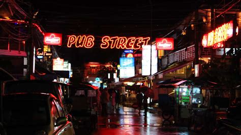 Pub Street and Angkor Night Market, Siem Reap, Cambodia | The Poor ...