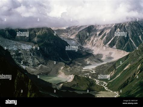 Moraine-dammed lakes and streams in the ice, Himalaya, Bhutan Stock Photo - Alamy