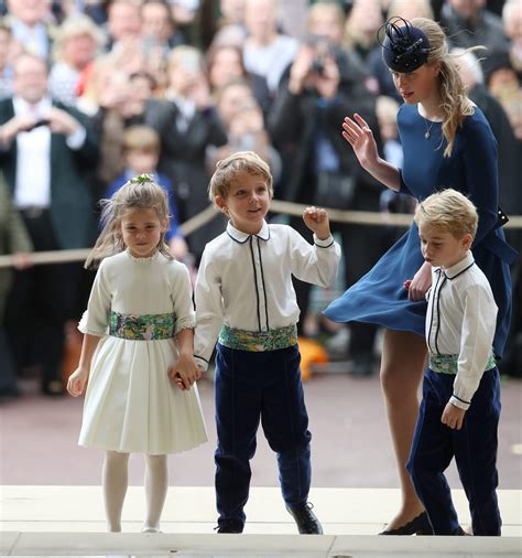 Triunfo para la moda española: la marca guipuzcoana Amaia Kids viste a los pajes de la boda ...