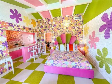 12 Funky Retro Room Ideas That'll Transport You Back in Time | Hunker ...