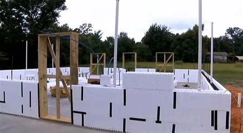 Texas teachers build styrofoam home for less than $100,000 | Daily Mail ...