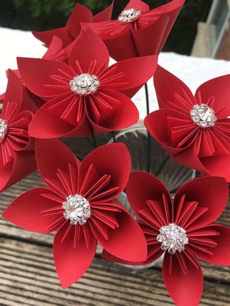 Red paper flowers | Paper flowers, Red paper, Crafts