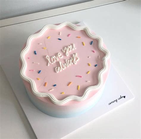 ˗ˏˋ🍭ˎˊ˗ 𝒑𝒊𝒏𝒕𝒆𝒓𝒆𝒔𝒕: 𝑳𝒐𝒗𝒆𝒍𝒚__𝒔𝒕𝒓𝒂𝒏𝒈𝒆𝒓 | Cute cakes, Simple birthday cake, Pretty birthday cakes