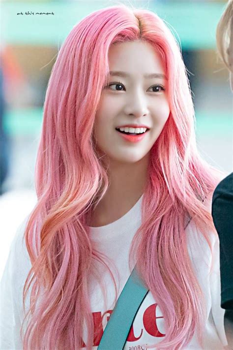 16 K-Pop Idols Who Look Breathtakingly Pretty In Soft Pink, Curly Hair ...