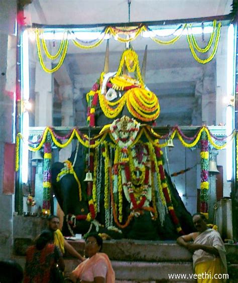 Inside Bull Temple in Bangalore | Veethi