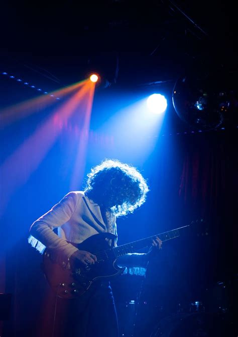 Grace Bowers is the teenage guitar phenom who plays dive bars at night - Yahoo Sports