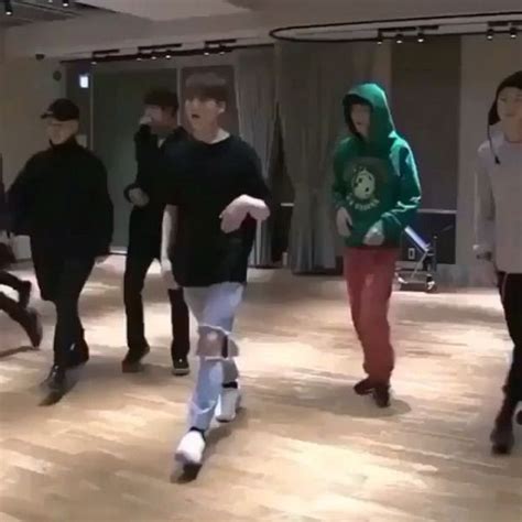 Bts dance practice #dancing #dancing #wallpaper Bts Bangtan Boy, Bts ...