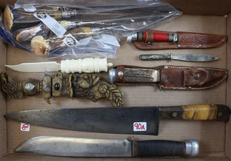 Lot - COLLECTION OF KNIVES