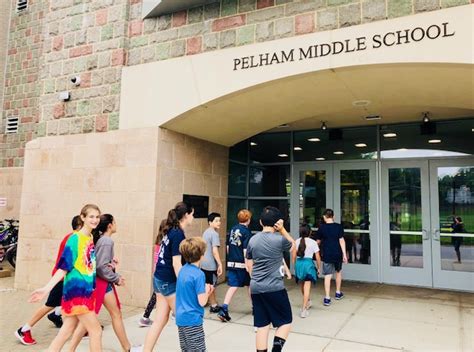 Trip to the Pelham Middle School – Hutchinson Bear