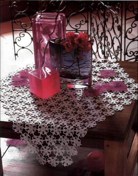 Floral tablecloths - DecorLinen.com.