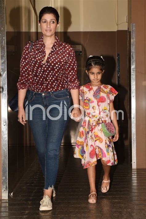 Akshay Kumar Enjoys a Movie Date With Wife Twinkle Khanna And Daughter ...