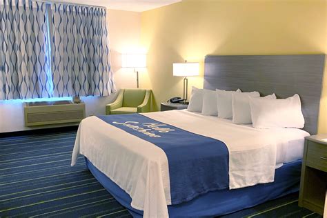 Days Inn by Wyndham Hinckley | Hinckley, MN Hotels