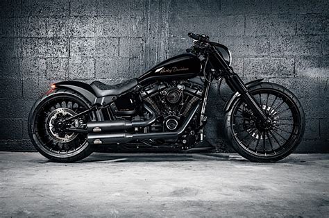 Custom Harley-Davidson Breakout Is Worth More Than the Dodge Challenger ...