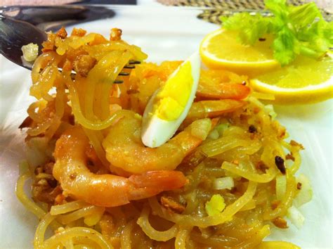 Filipino Food Recipe: My Very Own Pancit Malabon