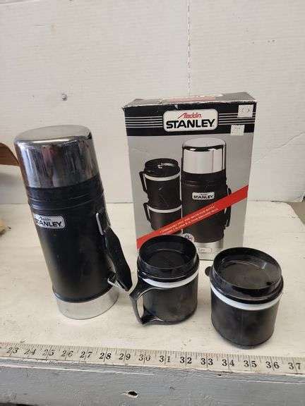 STANLEY THERMOS - Isabell Auction