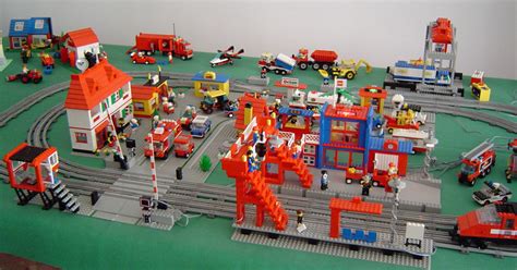 City with 12 V train: A LEGO® creation by Lego Amaryl from Trantor ...