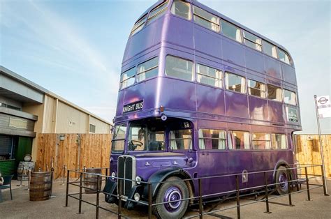 The Knight Bus on the Warner Bros. back lot. Harry Potter Studios London, Harry Potter Studio ...