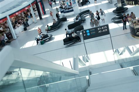 Budapest Airport Terminal 2 _ signage & wayfinding :: Behance