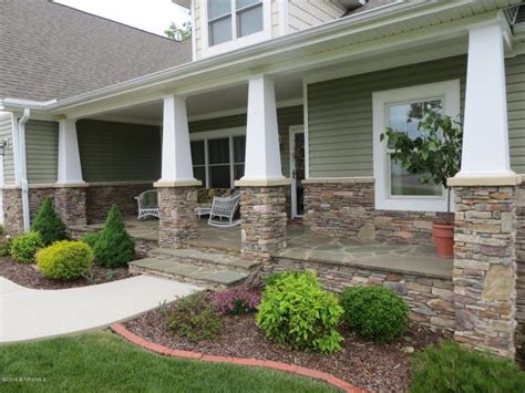 20 Homes With Beautiful Stone Porches