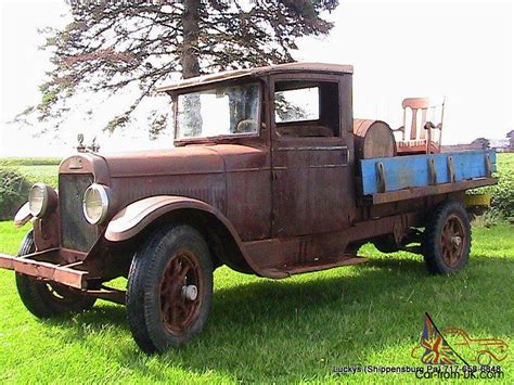 REO SPEEDWAGON Rare Vintage Truck