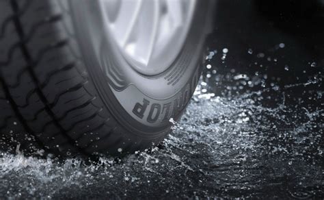 What Is Aquaplaning and How to Avoid It? - CarandBike