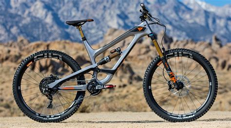 2018-YT-Capra_carbon-enduro-mountain-bike_29-or-275_Capra-27-CF-Pro-Race_photo-by-James-Cheadle ...