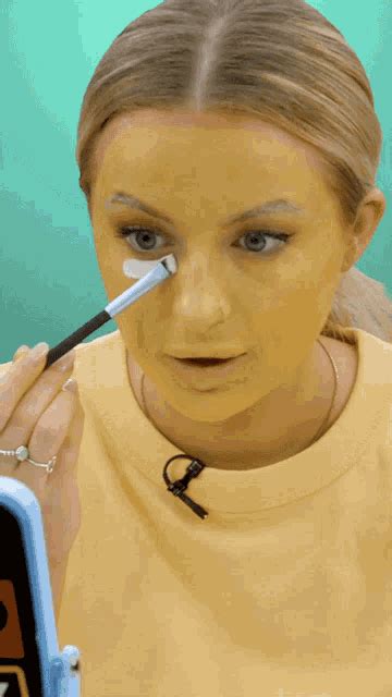 Face Paint Brush GIF - Face Paint Brush White Paint - Discover & Share GIFs