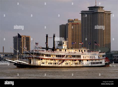 Mississippi paddle steamer night hi-res stock photography and images - Alamy