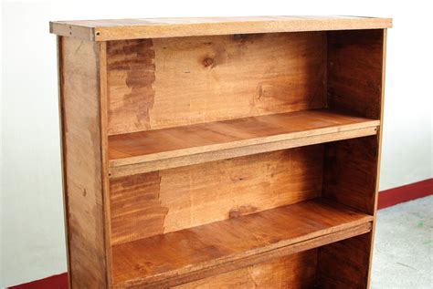 How to Build Wooden Bookshelves | Diy furniture plans, Diy decor projects, Bookshelves