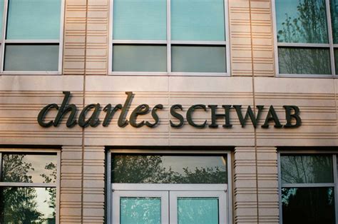 Charles Schwab Shares Drop as Core Net New Assets Fall After Losing TD Ameritrade Clients