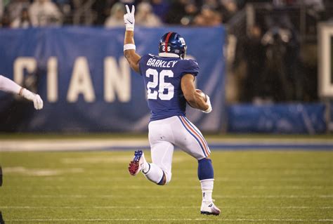 NY Giants shouldn't rush into Saquon Barkley contract extension