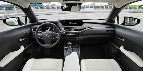 Lexus UX Interior & Infotainment | carwow