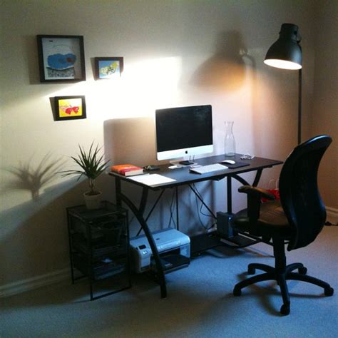 Creating a Minimalist Workspace – Brad Hussey