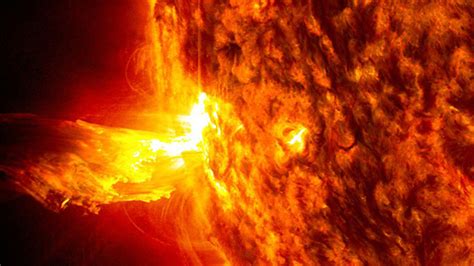 Wild solar flares are causing satellites to plummet back towards Earth ...