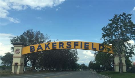 Bakersfield, California 2016 | Bakersfield, Sign of the times, Vintage ...