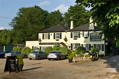 The Barley Mow © Ian Capper cc-by-sa/2.0 :: Geograph Britain and Ireland