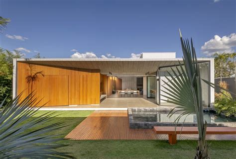 Barra House / SAINZ arquitetura | ArchDaily