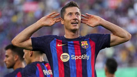 Robert Lewandowski Hurls Praise at Barcelona's Raphinha