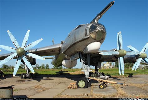 Tupolev Tu-142... - Russia - Navy | Aviation Photo #1815016 | Airliners.net