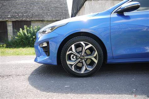 Kia Ceed review: The best family hatchback 2018?