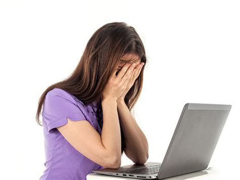 Eyestrain (Asthenopia): Causes, Symptoms, Diagnosis And Treatment - Boldsky.com