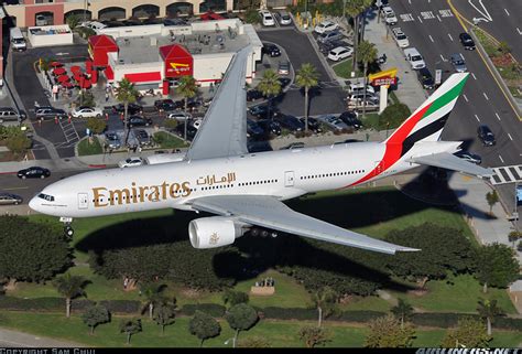 Boeing 777-21H/LR - Emirates | Aviation Photo #1868474 | Airliners.net