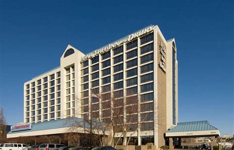 Pear Tree Inn St. Louis Near Union Station - Drury Hotels