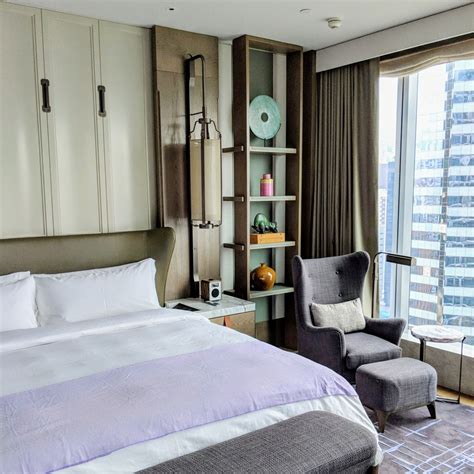 Hotel Review: The St. Regis Hong Kong (Grand Deluxe Room) – Modern, Residential Luxury in Wan ...