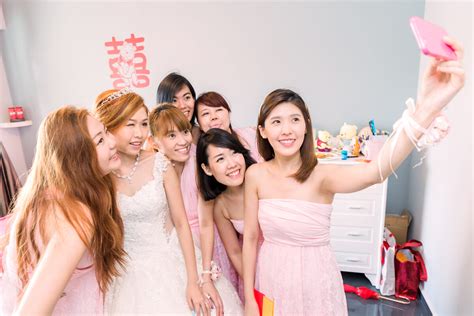 Wedding Photo Booth Singapore | Studio Quality Photographs