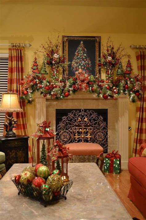 30+ Christmas Decorated Fireplace Mantels