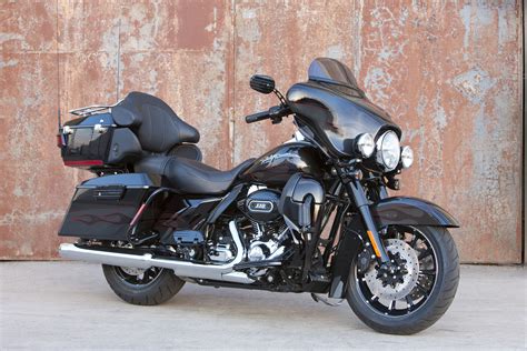 HARLEY DAVIDSON CVO Ultra Classic Electra Glide Dark Side Limited ...