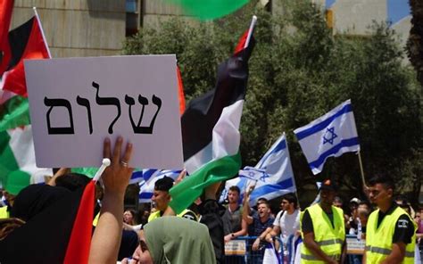 Ben-Gurion University students hold flag-waving pro-Palestinian rally ...