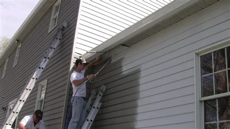 Aluminum Siding: 9 Pros, Cons, and Alternatives